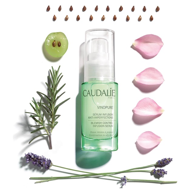 Caudalie Vinopure Blemish Control Infusion Serum 30 ml  เซรั่มเนื้อเจลเข้มข้นที่เข้าบำรุงผิวอย่างล้ำลึกด้วยส่วนผสมจากธรรมชาติ ช่วยผลัดเซลล์ผิวและสิ่งสกปรกภายในรูขุมขน อีกทั้งยังลดการเกิดน้ำมันพร้อมปรับผิวให้เนียนเรียบแลดูสุขภาพดี